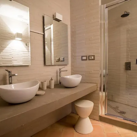 Residenza Palazzo Di Lorenzo 4*
